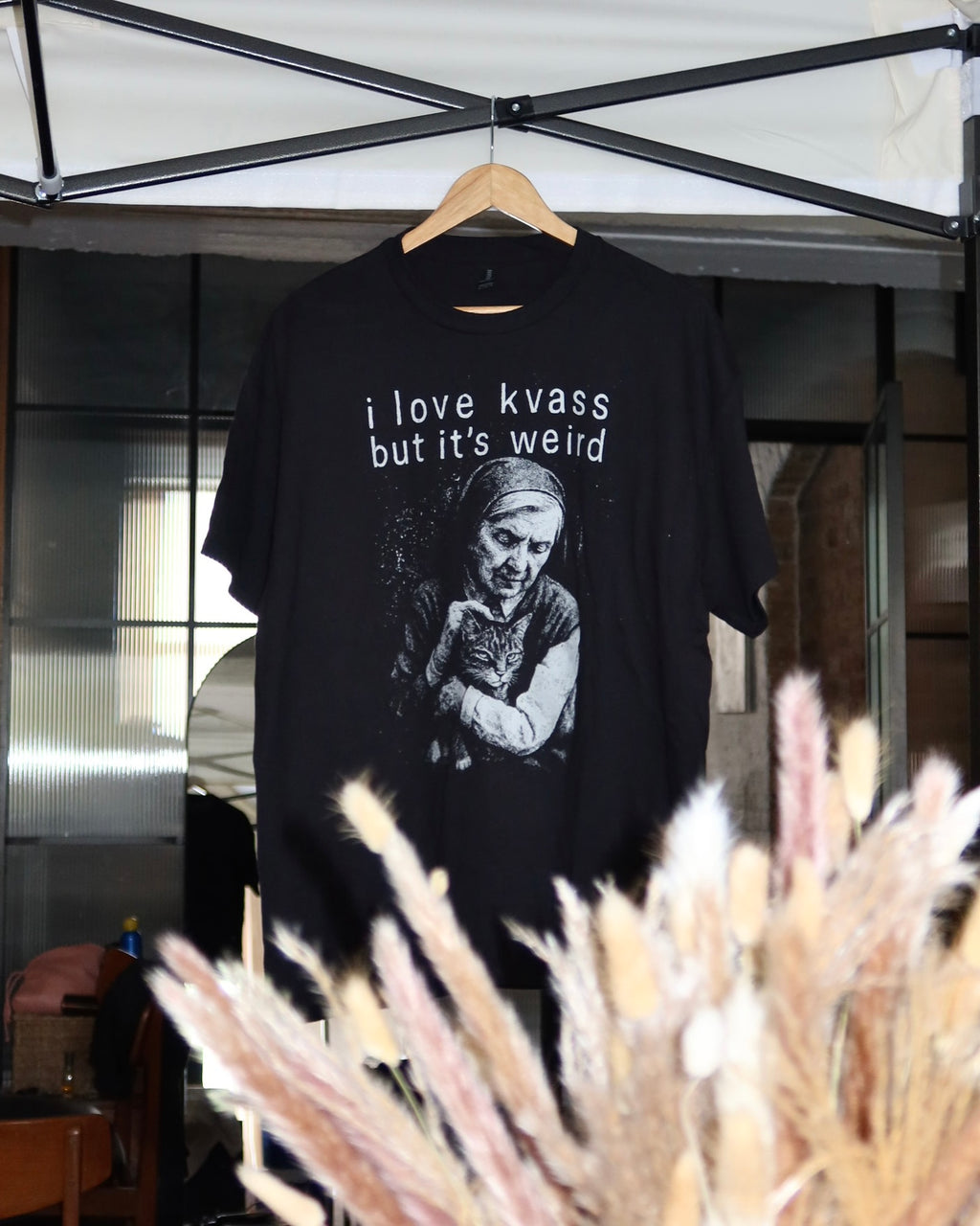 ‘i love kvass but it’s weird’ Unisex T-shirt